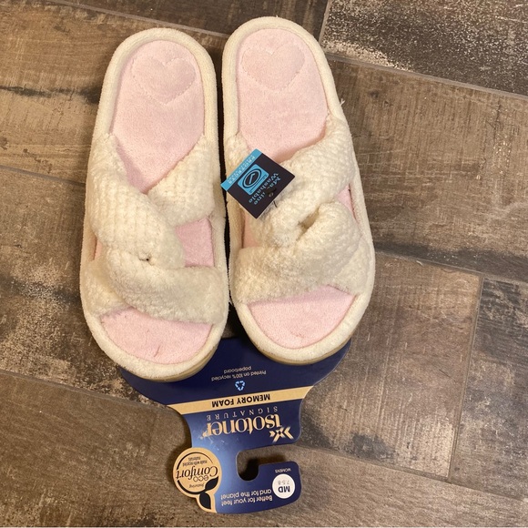 Isotoner signature memory foam machine washable terry knotted slippers cream M - Picture 4 of 4